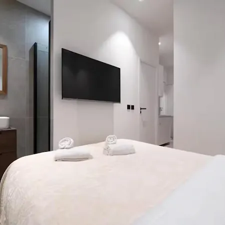 Lovely Close To Champs Elysees * Paris